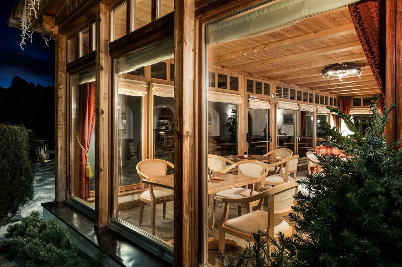 B&B - Hotel Ciasa Rue Blanch San Cassiano  Exterior foto